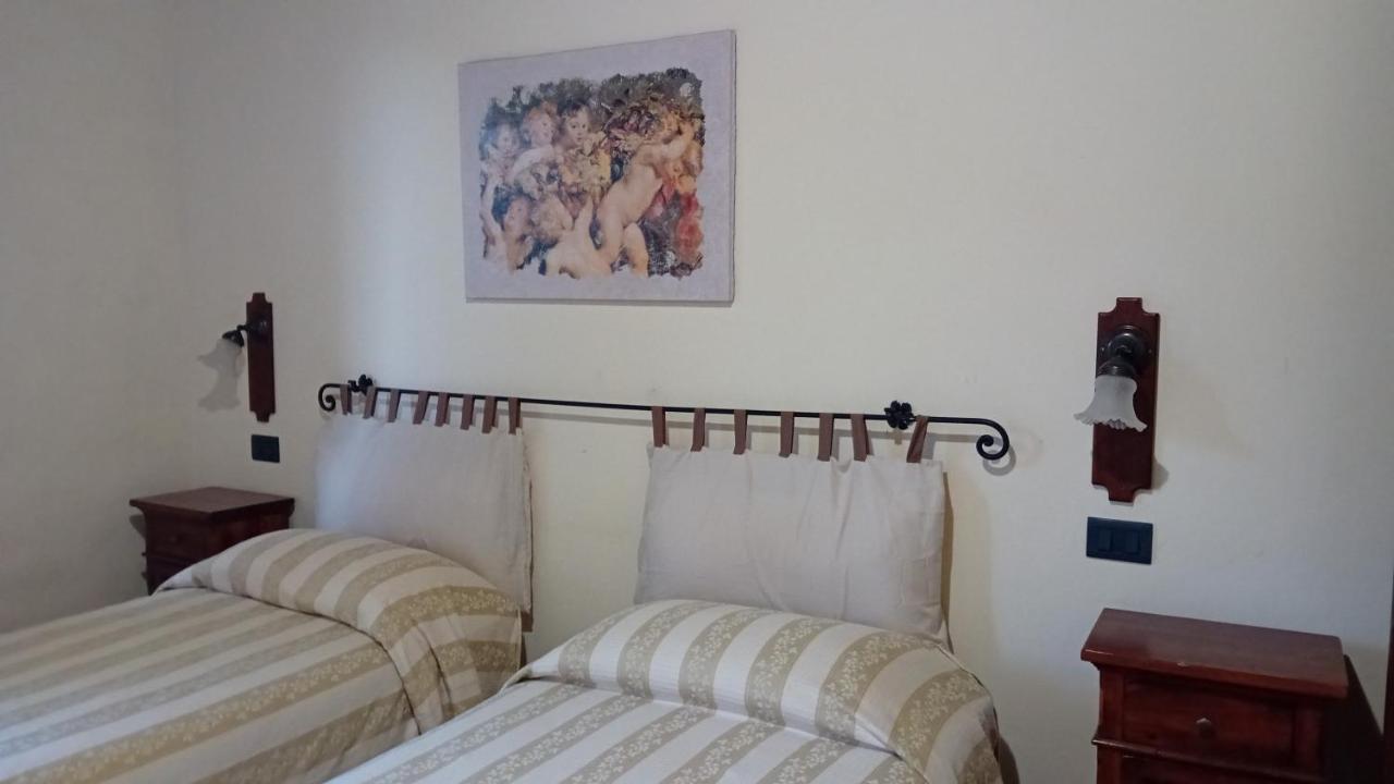 Agriturismo Valpietro Bed and Breakfast Urbania Eksteriør billede