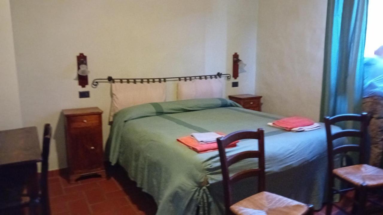 Agriturismo Valpietro Bed and Breakfast Urbania Eksteriør billede